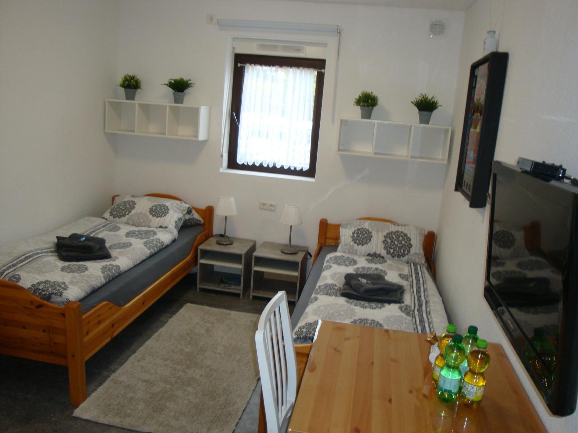 Cenet 1 Zimmer Apartment 진델핑겐 외부 사진