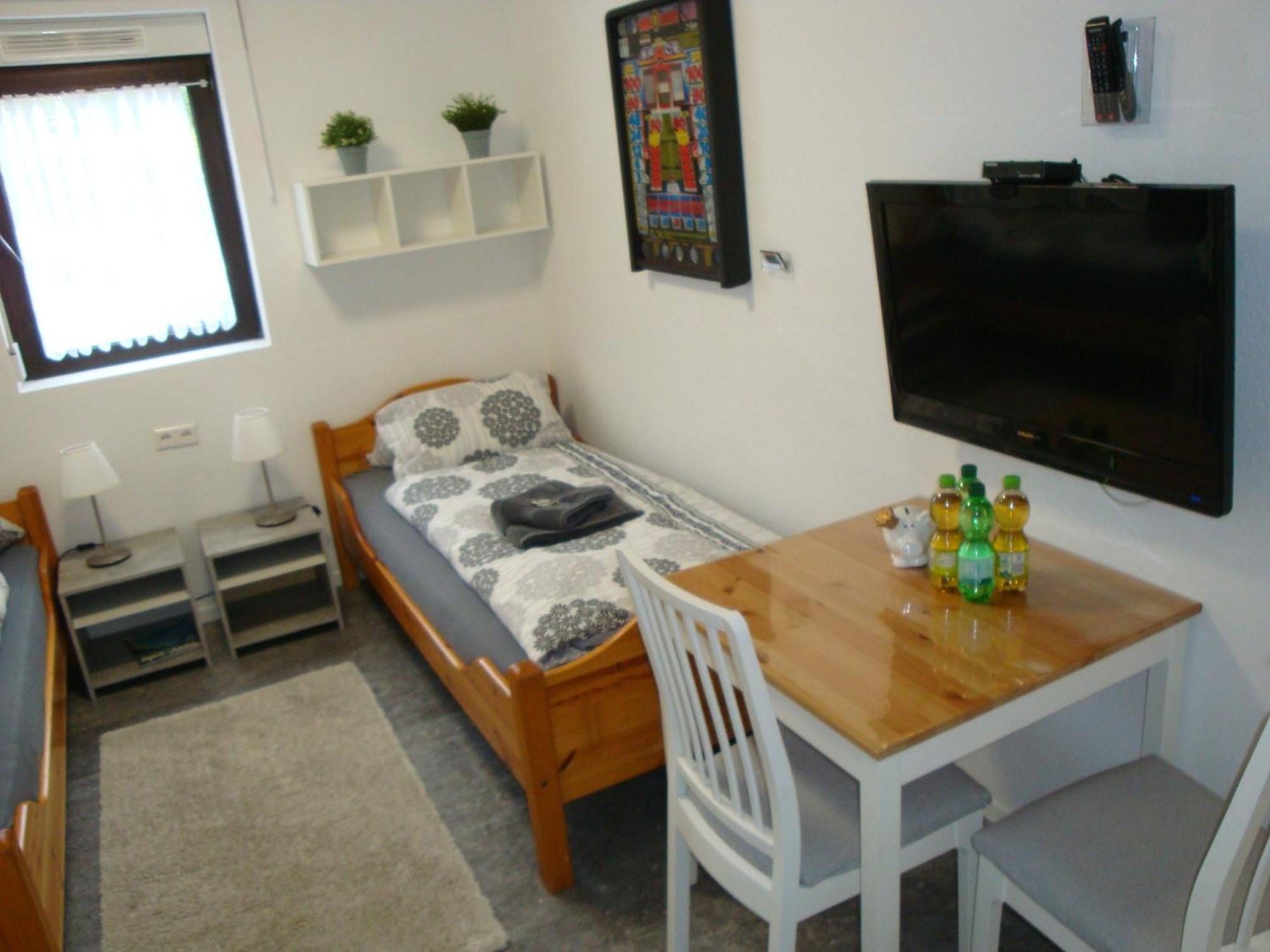 Cenet 1 Zimmer Apartment 진델핑겐 외부 사진
